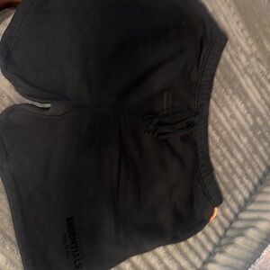 Mens essential shorts